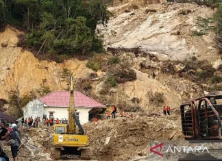 Remaja di Tapteng Tertimbun Longsor usai sempat Selamatkan Ayah Stroke