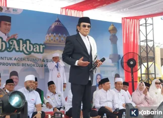 Rhoma Irama Lelang Jas hingga Peci untuk Bantu Korban Bencana Sumatera