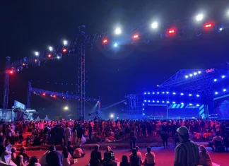 Ribuan Warga Padati Pantai Karnaval Ancol di Malam Tahun Baru 2026
