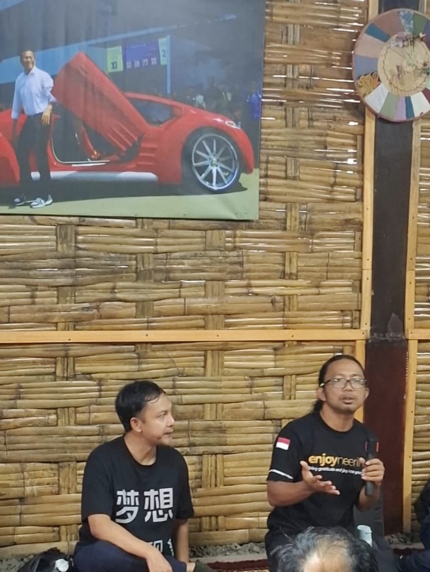 Ricky Elson dan mobil listrik DIs