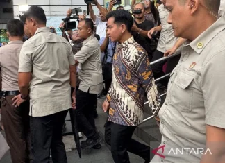 Sambangi Dua RSUD, Gibran Minta Penanganan Maksimal Korban Mobil MBG