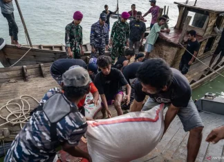 TNI AL Kerahkan KRI Dr Soeharso untuk Antar Logistik ke Aceh