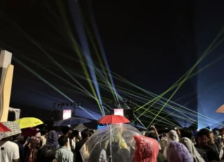 Cuaca Buruk, Ribuan Drone Gagal Mengudara di Ancol