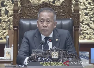 DPR Gelar Rapat Paripurna Beragenda Penetapan Calon Hakim MK-Deputi BI