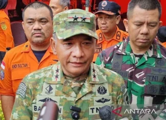 Evakuasi Korban Pesawat ATR 42-500 Gunakan Teknik Rappeling