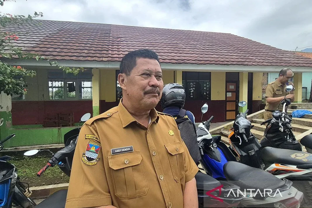 Jadi dapur umum, tiga sekolah terdampak longsor Cisarua belajar daring