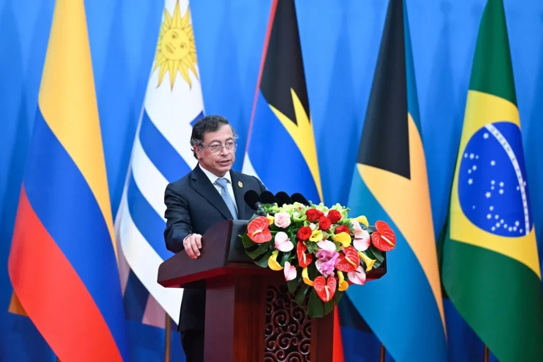 Kemungkinan serangan militer ke Kolombia, Trump bilang, terdengar bagus