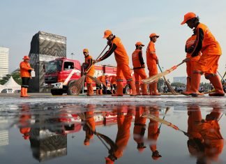 Kerja Cepat Pasukan Orange! Jakarta Sudah Bersih Sebelum Subuh Usai Malam Tahun Baru 2026