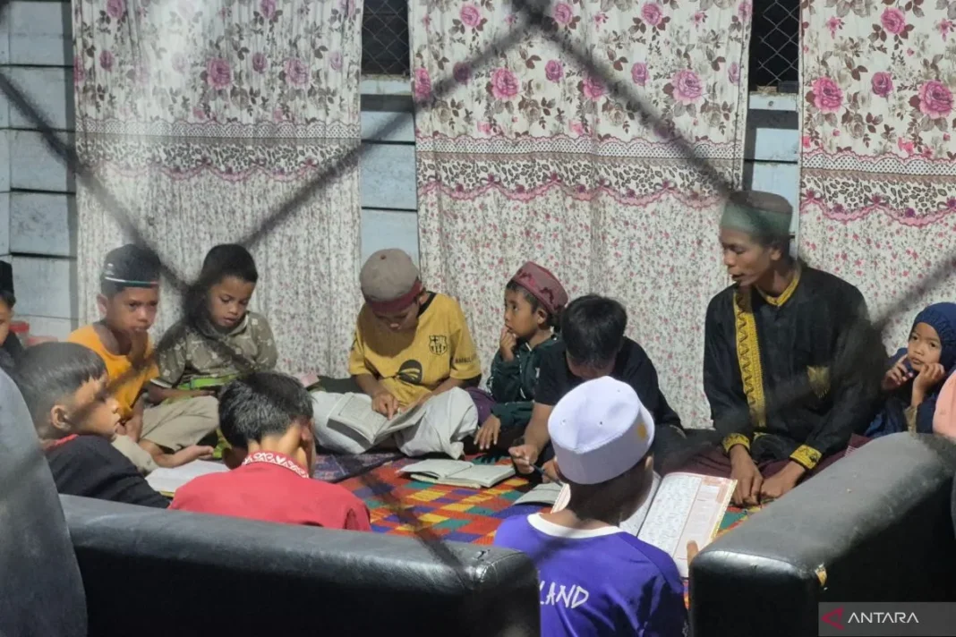 Keterbatasan tak halangi anak-anak di Gayo Lues untuk tetap mengaji