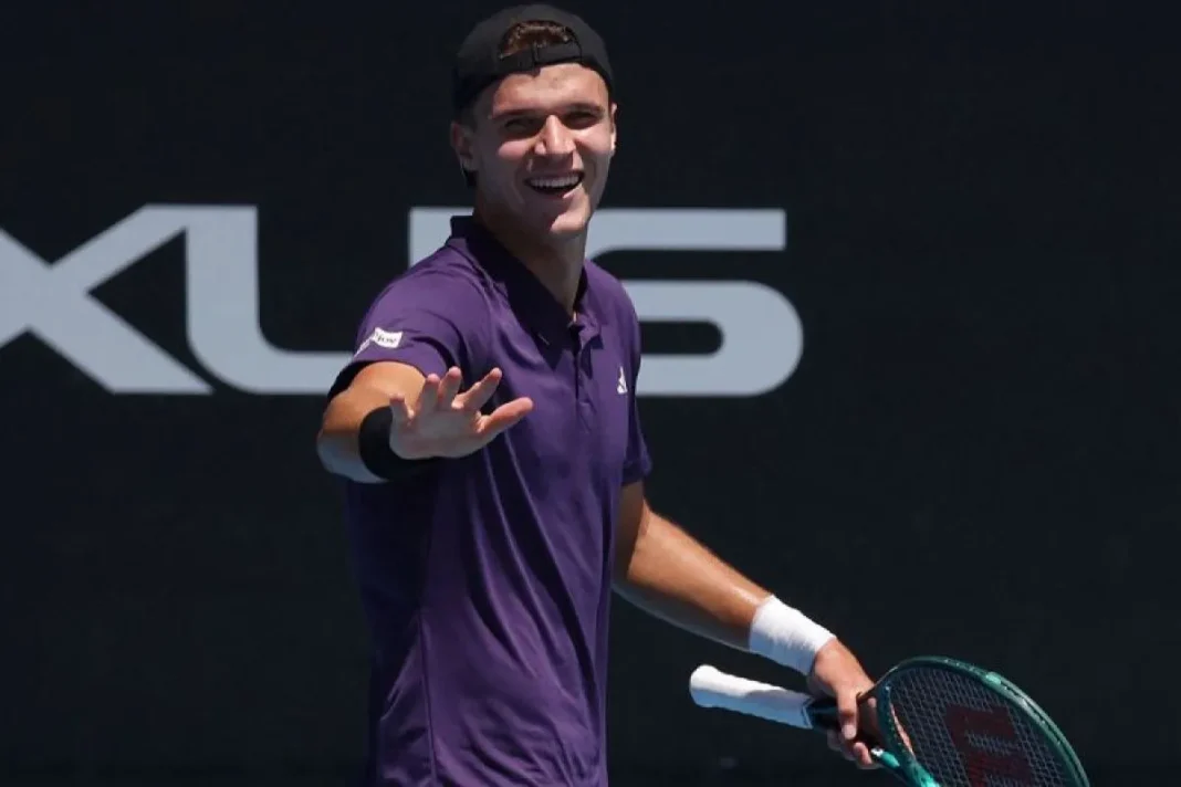Mensik raih gelar ASB Classic Auckland 2026 setelah kalahkan Baez