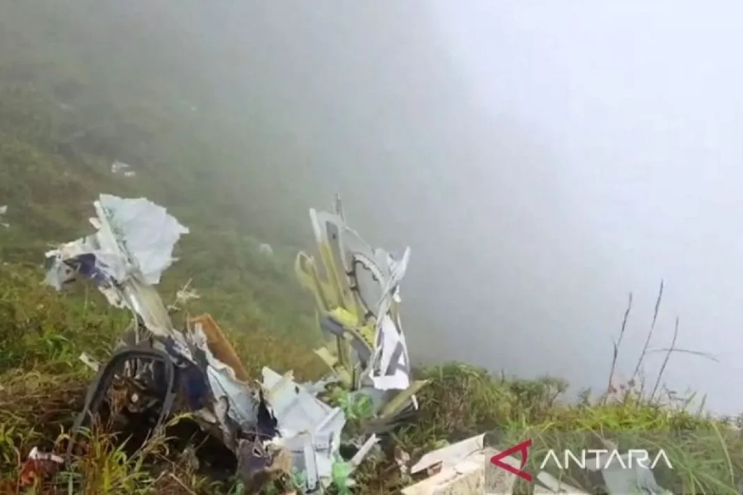 Pesawat ATR 42-500 ditemukan di puncak Bukit Bulusaraung
