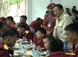 Presiden Prabowo Tinjau Pelaksanaan MBG di Sekolah Rakyat Banjarbaru