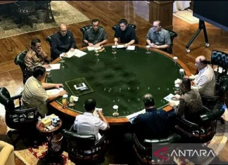 Rapat di Hari Minggu, Prabowo Matangkan Industri Tekstil hingga Chip