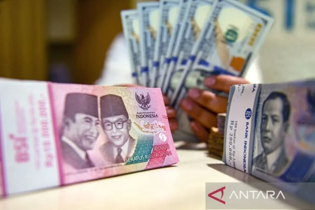 Rupiah melemah dipicu pelebaran defisit fiskal anggaran negara