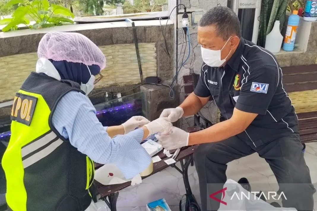 Tim DVI Polda Jabar ambil sampel DNA keluarga korban pesawat ATR