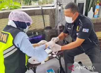 Tim DVI Polda Jabar Ambil Sampel DNA Keluarga Korban Pesawat ATR