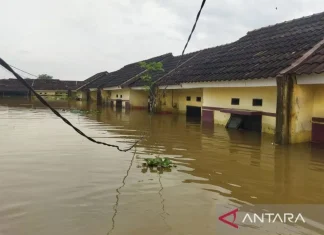 Banjir Capai 2 Meter Rendam Perumahan Cikande Tangerang