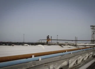 AS Jatuhkan Sanksi Baru yang Targetkan Penjualan Minyak dan Senjata Iran