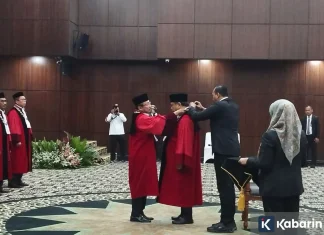 Hakim Senior MK Arief Hidayat Resmi Purnabakti