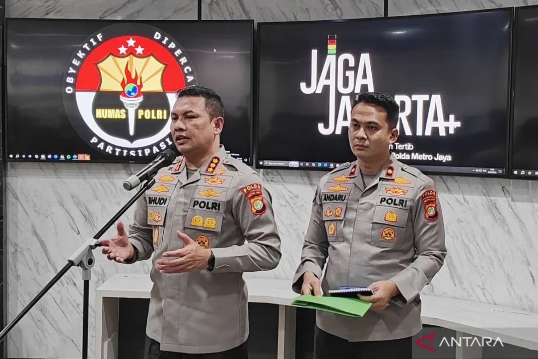 Kasus Pandji Pragiwaksono, Polisi periksa dua pembuka acara Mens Rea