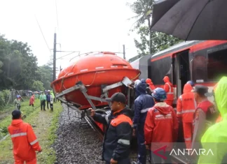 Kereta Bandara 805-806A Tabrak Truk, Polisi Terapkan Rekayasa Lalin