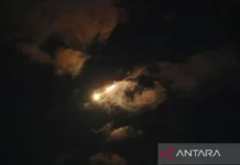 Iran Klaim Rudalnya Serang Lokasi Diduga Markas Komandan AS dan Israel