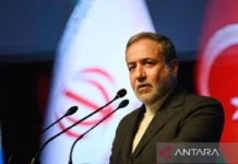 Iran Kritik Macron Abaikan Serangan terhadap Fasilitas Energi Iran