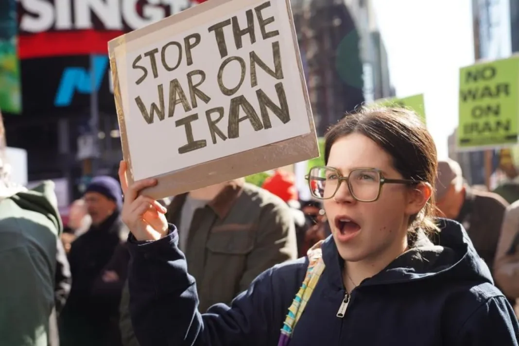 Jajak pendapat CNN, 59 persen warga AS tidak setuju serangan ke Iran