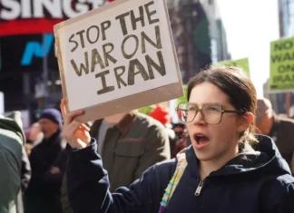 Jajak Pendapat CNN: 59 Persen Warga AS Tidak Setuju Serangan ke Iran