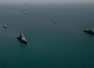 Lebih 700 Tanker Antre, Aliran Minyak di Selat Hormuz Turun 86 Persen