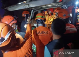 Longsoran Sampah di TPST Bantargebang karena Hujan Lebat dengan Durasi Lama