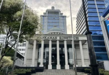 MK Tolak Permohonan Roy Suryo dkk terkait Uji KUHP-UU ITE