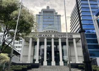 MK Tolak Permohonan Roy Suryo dkk terkait Uji KUHP-UU ITE