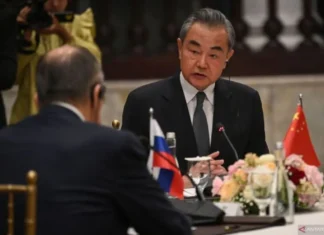 Menlu China Telepon Menlu Rusia, Bicarakan Solusi untuk Iran