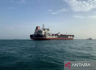 Trump Ancam Serang Fasilitas Minyak Iran jika Selat Hormuz Ditutup