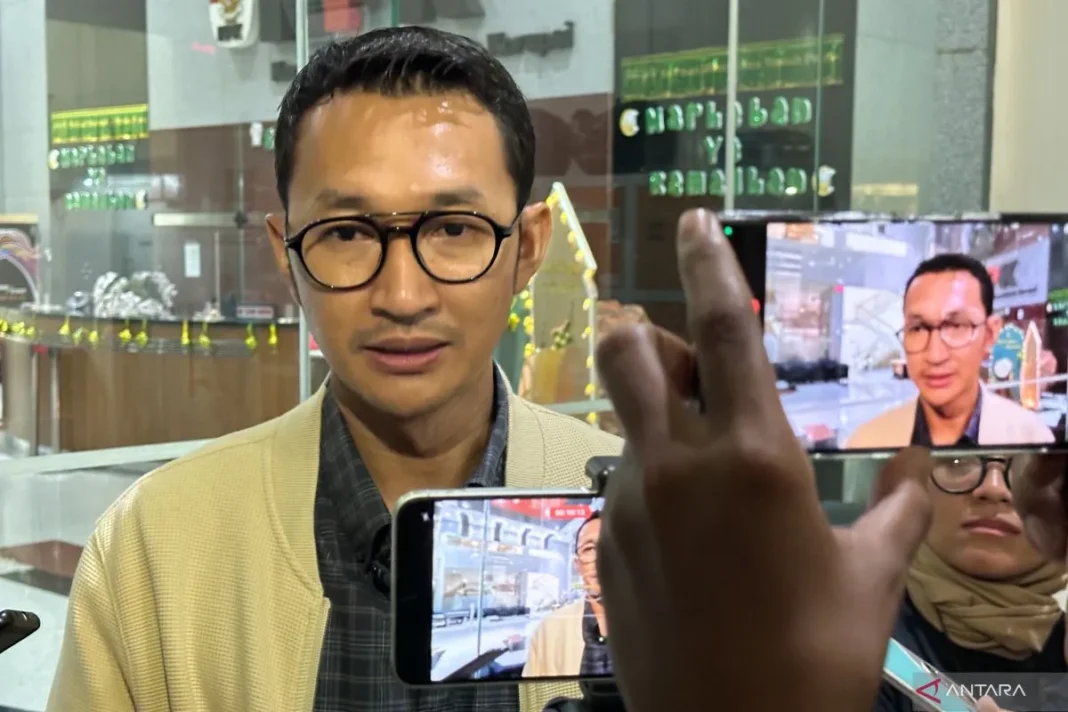 KPK dan Polda Metro Jaya tangkap empat penipu, sita 17.400 dolar AS