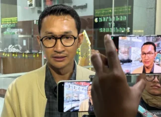 KPK dan Polda Metro Jaya Tangkap Empat Penipu, Sita 17.400 Dolar AS