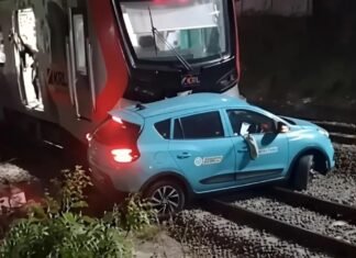 Catatan Abah Dahlan: “Listrik Kereta”