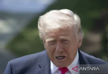 Trump: Iran “Nyaris Runtuh”, Minta Selat Hormuz segera Dibuka