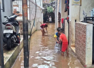 Banjir masih Genangi 11 RT di Jaksel, Ketinggian capai 1,3 Meter