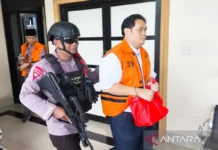 Terlibat Korupsi, Jaksa KPK Dakwa eks Kajari HSU dengan Pasal Kumulatif