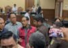 Catatan Abah Dahlan: “Tuntutan Tinggi”