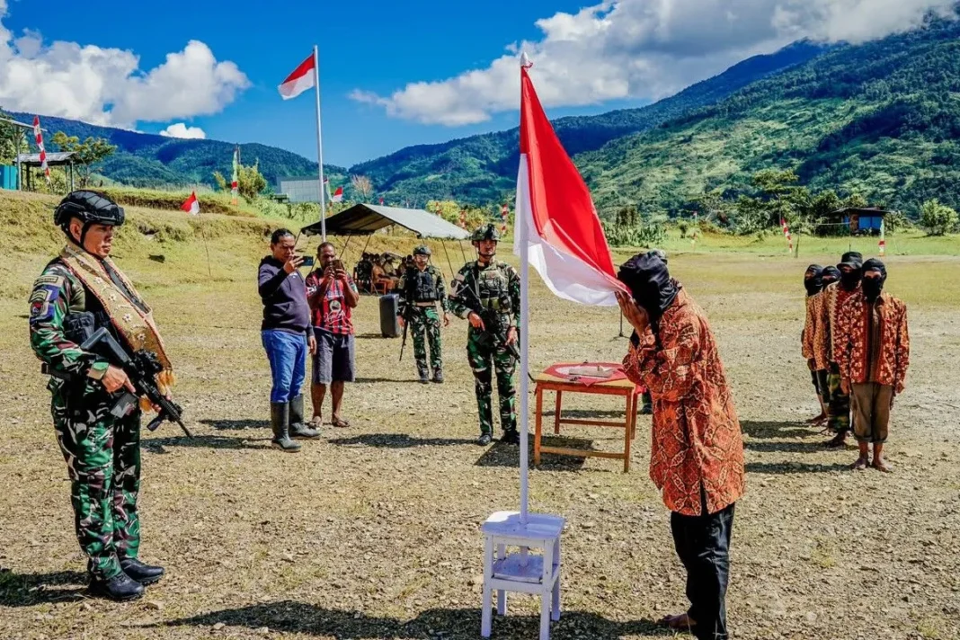Delapan anggota KKB Kodap XV NK nyatakan kembali ke NKRI