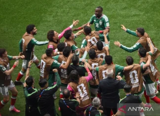 Diwarnai Tiga Kartu Merah, Meksiko Menang 2-0 atas Afrika Selatan