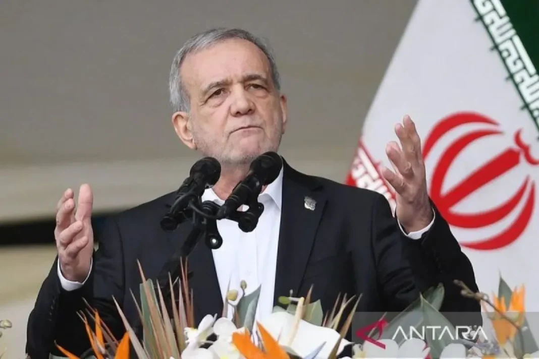 Presiden Pezeshkian bilang Iran berkomitmen negosiasi akhiri konflik