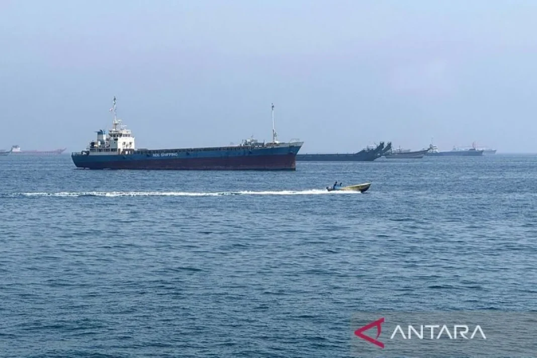 Trump sebut AS bantu 100 juta barel minyak lewati Selat Hormuz