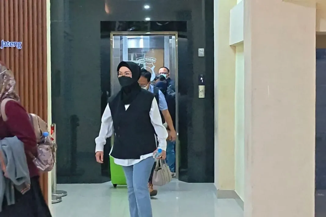 Bupati Sukoharjo Etik Suryani jalani pemeriksaan di Polresta Surakarta