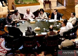 DEN Laporkan Kondisi Ekonomi dan Pengembangan GovTech ke Prabowo
