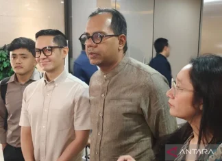 Dude Harlino Serahkan Honor BA PT DSI ke Bareskrim Polri