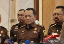 Jamwas sebut Febrie Adriansyah masih Terima Gaji
